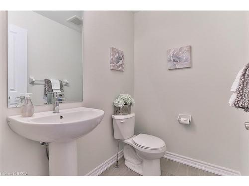 7 Ford Street, Paris, ON - Indoor Photo Showing Bathroom