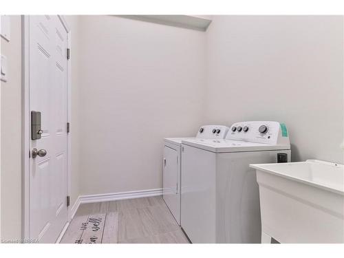 7 Ford Street, Paris, ON - Indoor Photo Showing Laundry Room