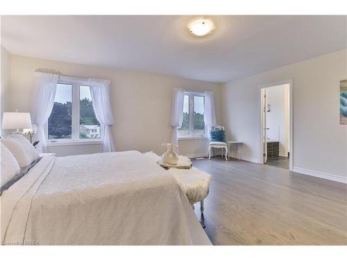 7 Ford Street, Paris, ON - Indoor Photo Showing Bedroom