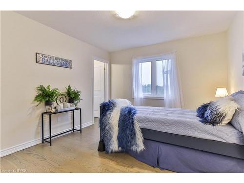 7 Ford Street, Paris, ON - Indoor Photo Showing Bedroom