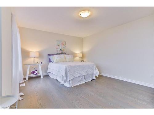 7 Ford Street, Paris, ON - Indoor Photo Showing Bedroom