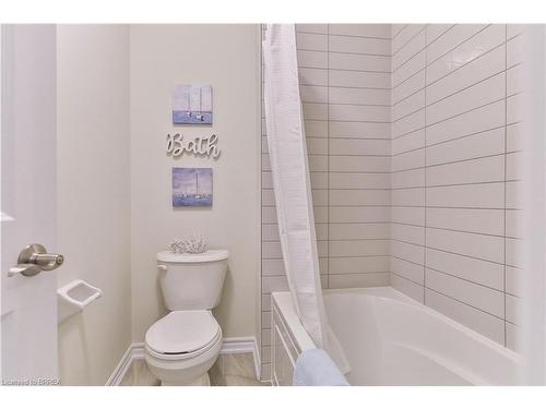 7 Ford Street, Paris, ON - Indoor Photo Showing Bathroom