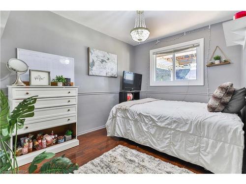 6 Wildflower Lane, Brantford, ON - Indoor Photo Showing Bedroom