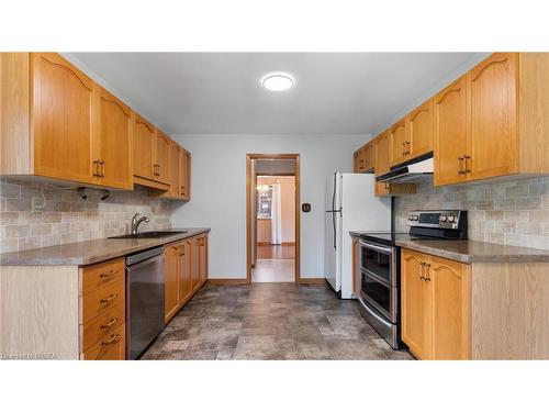 173 Viscount Road, Brantford, ON - Indoor Photo Showing Kitchen