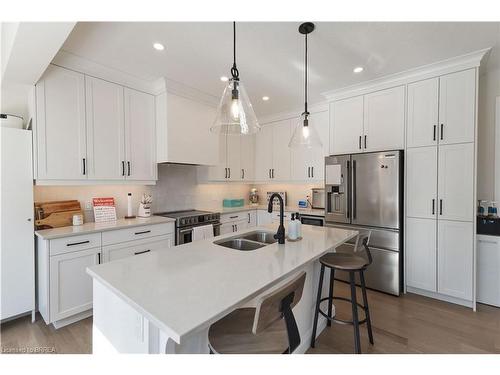 61-49 Royal Dornoch Drive, St. Thomas, ON - Indoor Photo Showing Kitchen With Double Sink With Upgraded Kitchen