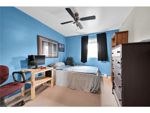 508C Grey Street, Brantford, ON - Indoor Photo Showing Bedroom