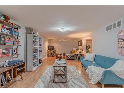 26 Davies Street, Cambridge, ON - Indoor Photo Showing Living Room