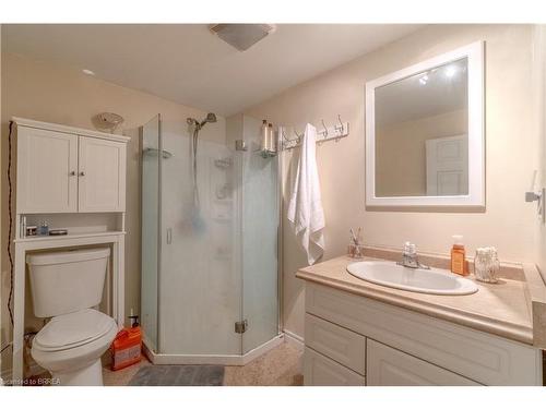 26 Davies Street, Cambridge, ON - Indoor Photo Showing Bathroom