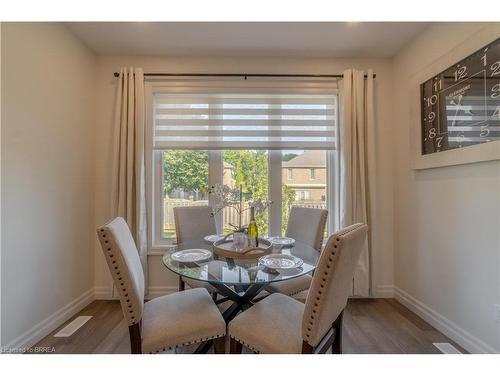 11-68 Cedar Street, Paris, ON - Indoor Photo Showing Dining Room