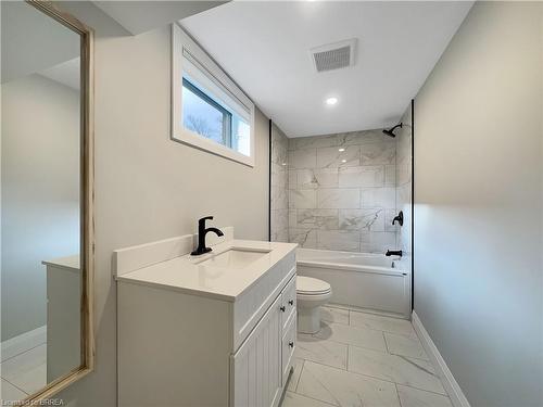 Lower-47 Evelyn Street, Brantford, ON - Indoor Photo Showing Bathroom