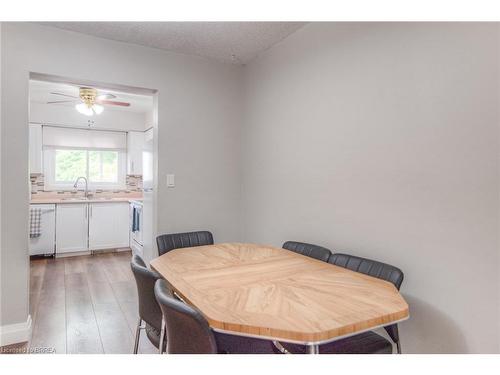 11-139 Stanley Street, Brantford, ON - Indoor Photo Showing Dining Room