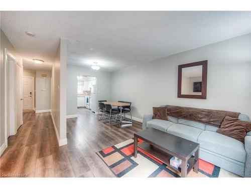 11-139 Stanley Street, Brantford, ON - Indoor Photo Showing Living Room