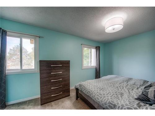 11-139 Stanley Street, Brantford, ON - Indoor Photo Showing Bedroom