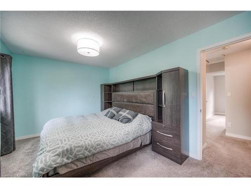 11-139 Stanley Street, Brantford, ON - Indoor Photo Showing Bedroom