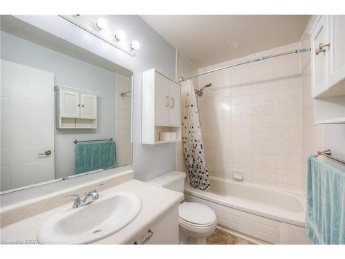 11-139 Stanley Street, Brantford, ON - Indoor Photo Showing Bathroom