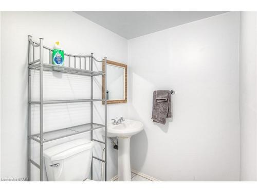 11-139 Stanley Street, Brantford, ON - Indoor Photo Showing Bathroom