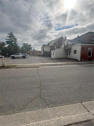 34 Wellington Street, Brantford, ON 