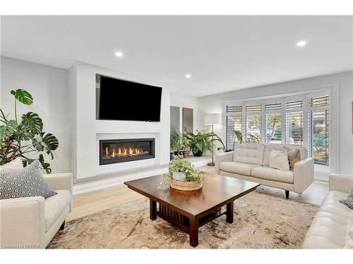 21 Franklin Street, Brantford, ON - Indoor Photo Showing Living Room With Fireplace