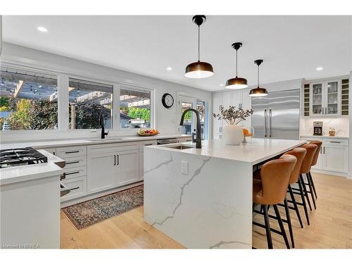 21 Franklin Street, Brantford, ON - Indoor Photo Showing Kitchen With Upgraded Kitchen