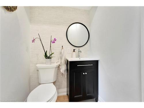 21 Franklin Street, Brantford, ON - Indoor Photo Showing Bathroom