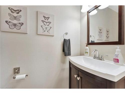 3 Brier Place, Brantford, ON - Indoor Photo Showing Bathroom