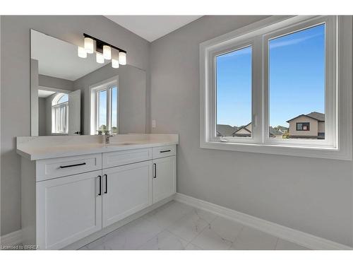 247 Lafayette Street E, Jarvis, ON - Indoor Photo Showing Bathroom