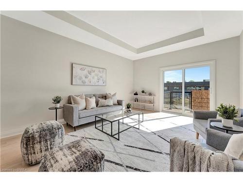 230 Middleton Street, Thamesford, ON - Indoor Photo Showing Living Room