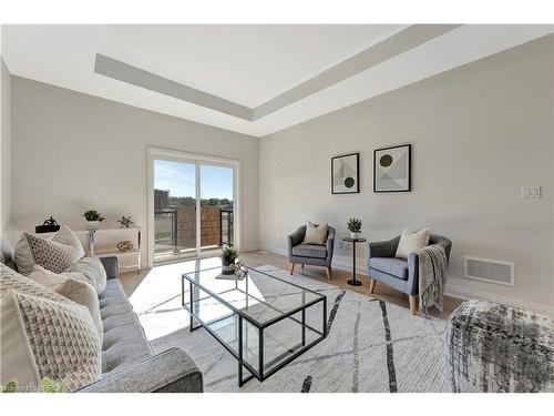 230 Middleton Street, Thamesford, ON - Indoor Photo Showing Living Room