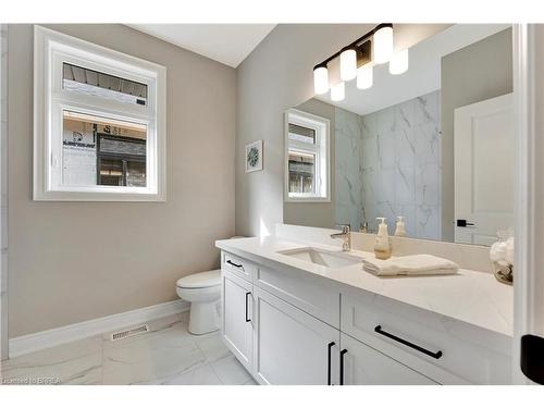 105 Craddock Boulevard, Jarvis, ON - Indoor Photo Showing Bathroom