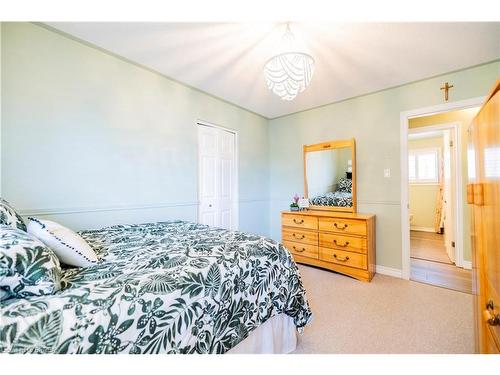 2 Spartan Drive, Brantford, ON - Indoor Photo Showing Bedroom