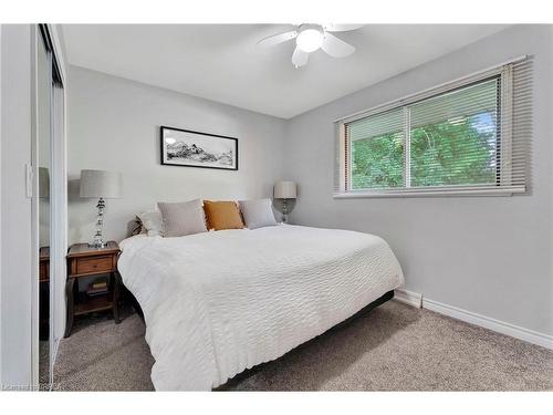 200 Memorial Drive, Brantford, ON - Indoor Photo Showing Bedroom