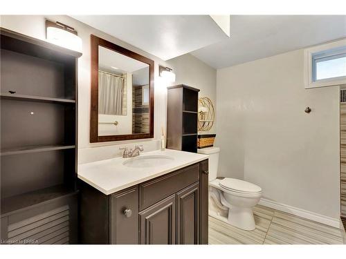 200 Memorial Drive, Brantford, ON - Indoor Photo Showing Bathroom