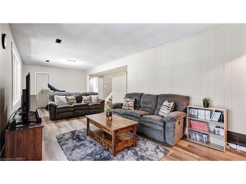 12 Campbell Farm Road, Brantford, ON - Indoor Photo Showing Living Room