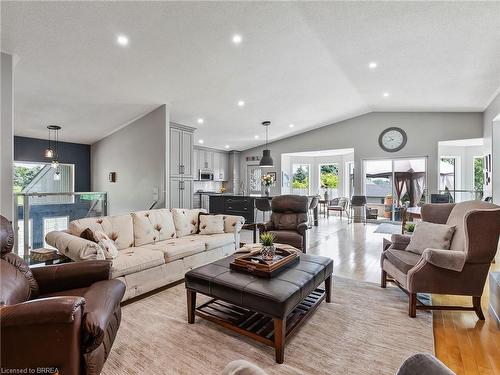 264 Hwy 5 Highway, St. George, ON - Indoor Photo Showing Living Room