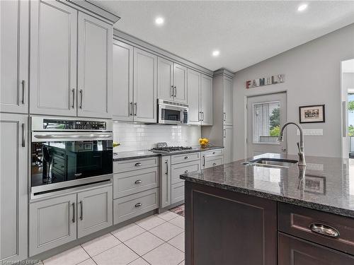 264 Hwy 5 Highway, St. George, ON - Indoor Photo Showing Kitchen With Upgraded Kitchen