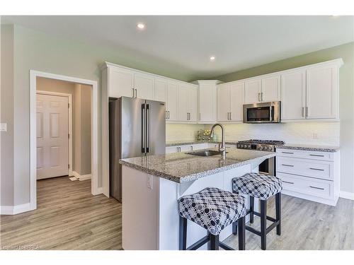 126 Blue Water Parkway, Selkirk, ON - Indoor Photo Showing Kitchen With Upgraded Kitchen