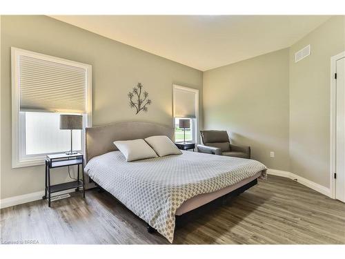 126 Blue Water Parkway, Selkirk, ON - Indoor Photo Showing Bedroom