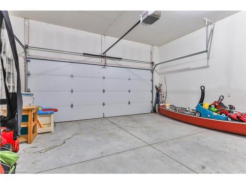 126 Blue Water Parkway, Selkirk, ON - Indoor Photo Showing Garage