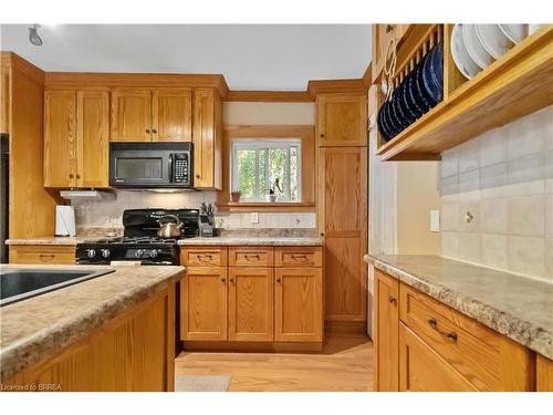 40 Egerton Street, Brantford, ON - Indoor Photo Showing Kitchen