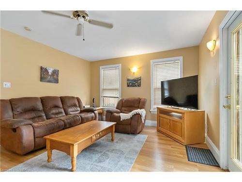 40 Egerton Street, Brantford, ON - Indoor Photo Showing Living Room