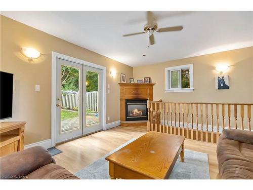 40 Egerton Street, Brantford, ON - Indoor Photo Showing Living Room With Fireplace