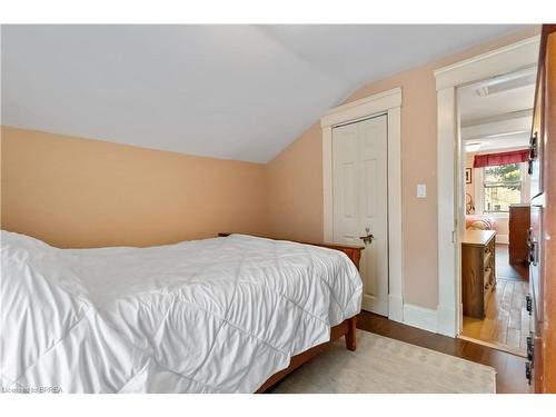 40 Egerton Street, Brantford, ON - Indoor Photo Showing Bedroom