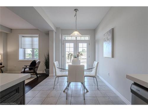 11-1 Tom Brown Drive, Paris, ON - Indoor Photo Showing Dining Room