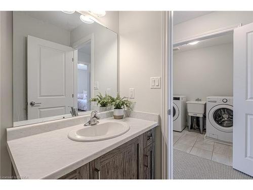 11-1 Tom Brown Drive, Paris, ON - Indoor Photo Showing Laundry Room