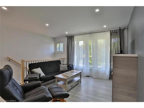 73 Milton Street, New Hamburg, ON - Indoor Photo Showing Living Room