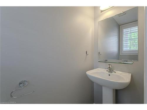 57-21 Diana Avenue, Brantford, ON - Indoor Photo Showing Bathroom