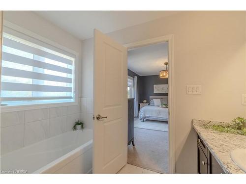 189 Bilanski Farm Road, Brantford, ON - Indoor Photo Showing Bathroom