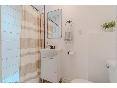 189 Bilanski Farm Road, Brantford, ON - Indoor Photo Showing Bathroom