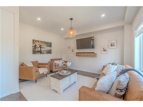 189 Bilanski Farm Road, Brantford, ON - Indoor Photo Showing Living Room