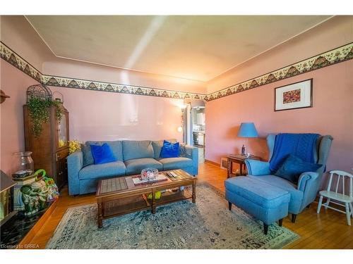 164 Bond Street N, Hamilton, ON - Indoor Photo Showing Living Room